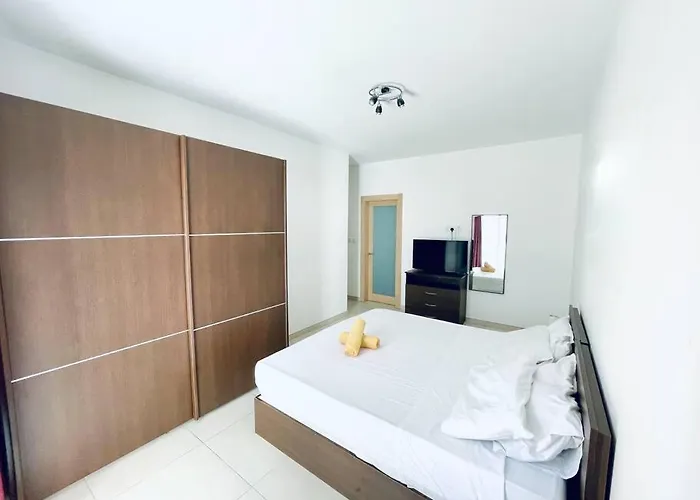 Stylish Modern 4 Paceville Apartment Saint Julian's