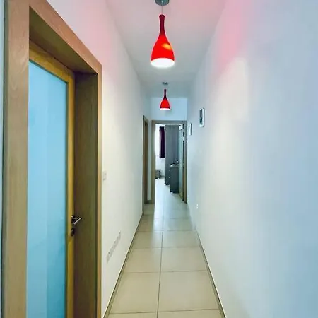 Modern St.julian's Heart 2 Bed 2 Bath | Paceville Appartement