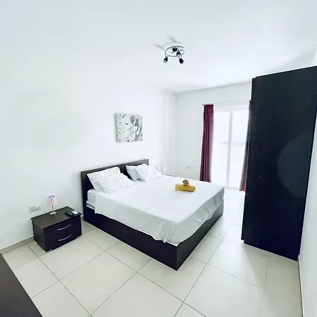Modern St.julian's Heart 2 Bed 2 Bath | Paceville Appartement *