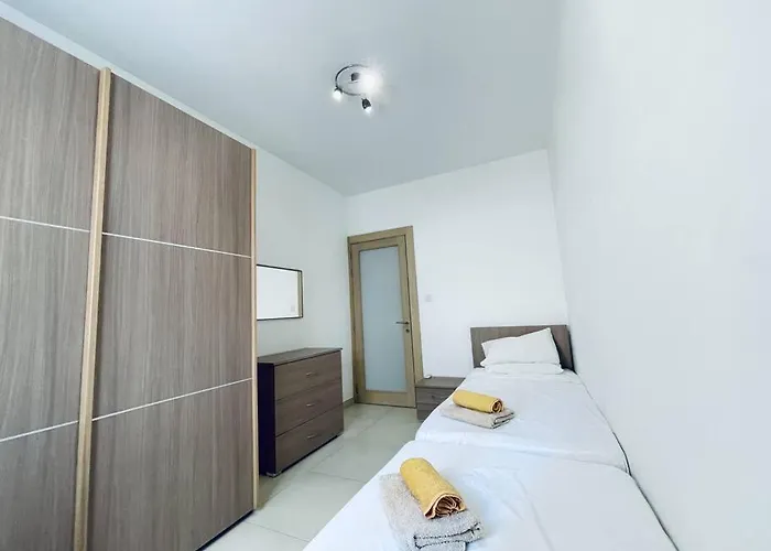 Stylish Modern 4 Paceville Saint Julian's