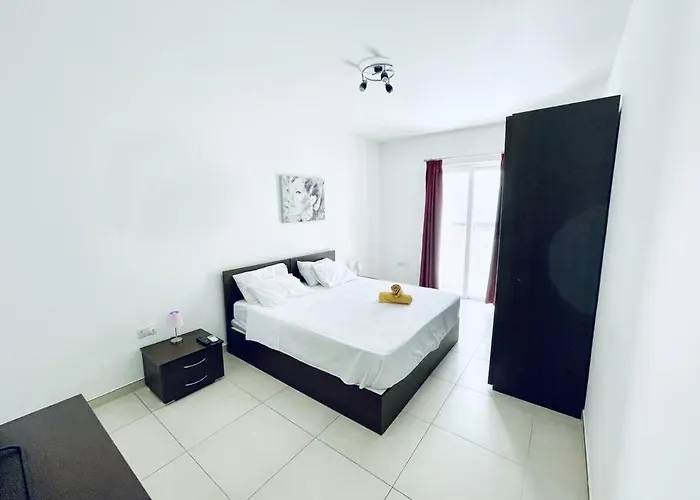 Stylish Modern 4 Paceville Διαμέρισμα *