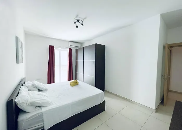 Stylish Modern 4 Paceville Saint Julian's